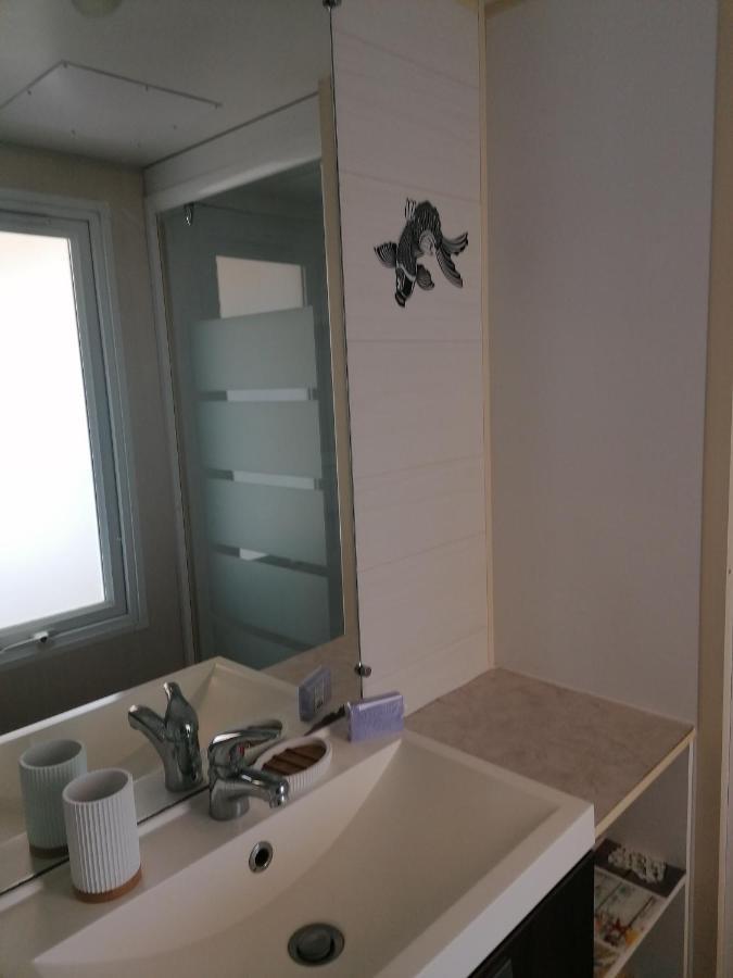 Le Domaine Des Iscles Hotel La Roque-d'Antheron Buitenkant foto