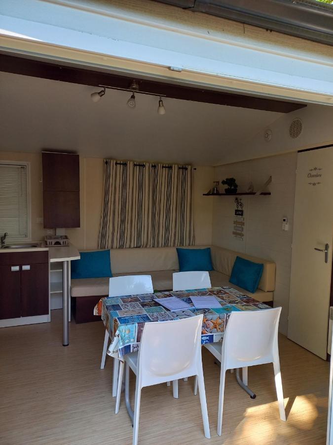 Le Domaine Des Iscles Hotel La Roque-d'Antheron Buitenkant foto
